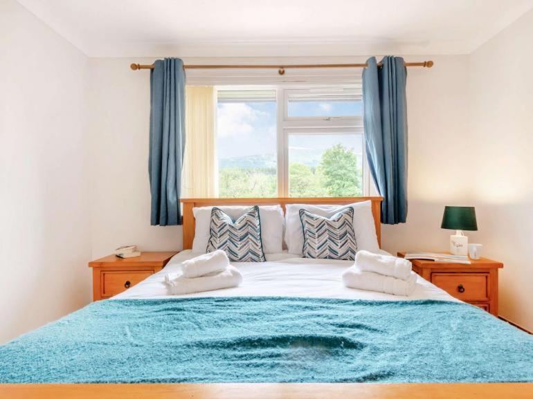 3 Bedroom Luxury Home, Hot Tub, Stunning Views Of Killin, Sitting On The River Dochart 外观 照片